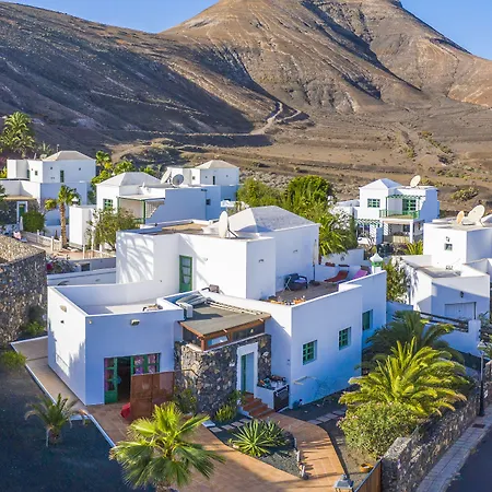 Timanfaya Bed and breakfast 3*